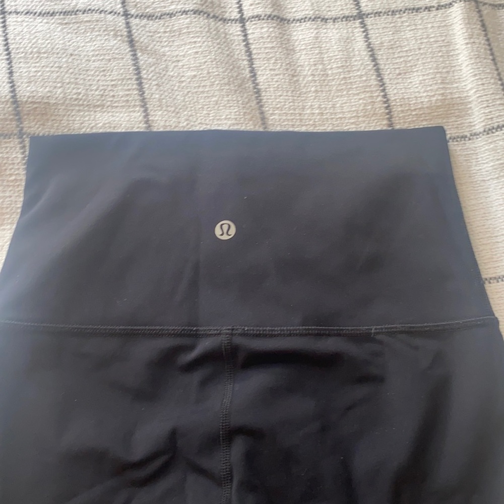 LULU LIKE NEW CONDITION. Full length leggings